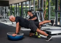 Estudo aponta tempo ideal de musculação por semana para viver bem