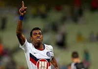 Pentacampeão com passagem pelo Bahia é internado com obstrução em três artérias