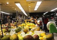 Rede de supermercados famosa no Nordeste fecha 28 lojas e demite 6,6 mil funcionários