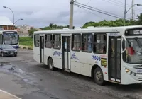 Homem morre após ser atropelado por ônibus na orla de Piatã