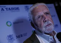 Wagner aciona STF para anular busca e apreensão em sua residência