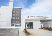 Juiz nega intolerância religiosa após ser acusado de tirar foto de exposição