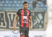 Lesão de defensor é grave e fará o Vitória se mexer no mercado imagem
