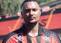 Luan Cândido manda recado para torcida do Vitória após expulsão