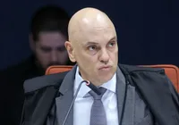 Moraes dá 48 horas para Jair Bolsonaro explicar vídeo com IA
