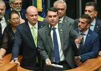 Na Bahia Farm, o show da política tem Flávio Bolsonaro, Lula e etc imagem