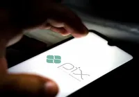 Brasileiros já podem usar Pix para pagar compras em oito países
