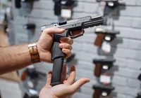 Porte de arma para novas profissões no Brasil; confira quem tem direito
