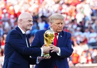 Presidente da Fifa recorre a Trump para evitar renúncia após tentar vender Copa do Mundo