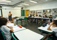 Professores têm reajuste no salário e novo piso chega a R$ 5.130,63