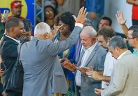 PT intensifica disputa por voto evangélico e divulga carta a cristãos