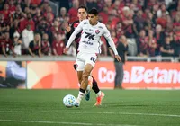 Titularidade em risco? Renê cai de produção e vive seca de gols