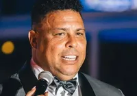Ronaldo Fenômeno se rende a Messi e o elege como melhor da história