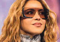 Shakira anuncia feat com Léo Santana após classificação do Brasil