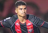 Vitória anuncia compra definitiva do atacante Renê imagem
