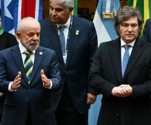 "Ladrão e corrupto": Milei ataca Lula e inflama crise no Mercosul imagem