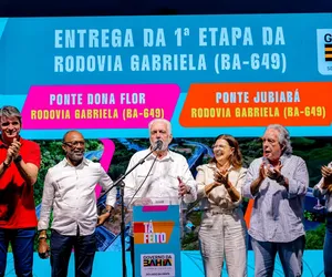 Wagner repudia vandalismo de deputado que arrancou placa em rodovia da Bahia imagem