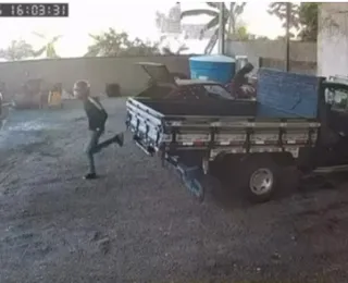 Adolescente de 16 anos é morto a tiros dentro de lava-jato na Bahia