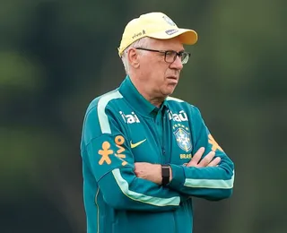Ancelotti "pune" jogadores com flexões após erros em finalizações