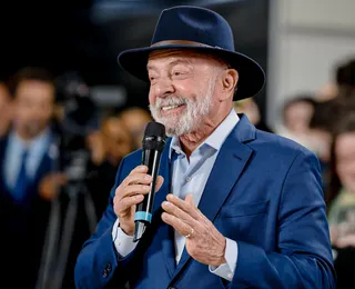 Aliados de Lula querem apresentador de TV para embate contra Flávio