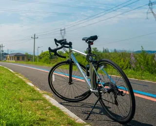Ciclista morre atropelada em acostamento no interior da Bahia