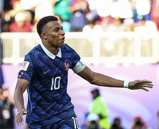 Com gol de Mbappé, França supera retranca de Paraguai e avança na Copa