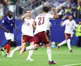 Confira fotos do confronto entre Espanha e França na semifinal da Copa