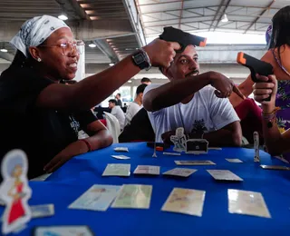 Dos celulares para a mesa: jogos de tabuleiro voltam a unir famílias