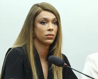 Erika Hilton desabafa sobre fim da escala 6x1: "Dor de uma bicha de balcão"