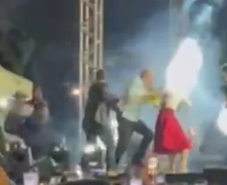 Estrutura desaba e assusta público de Amado Batista em Itapetinga