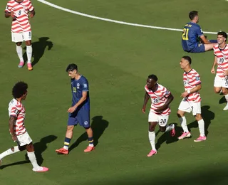 EUA perde centroavante, mas elimina Bósnia e segue na Copa do Mundo