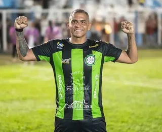 Ex-Vitória acerta com novo clube após deixar time antes de estrear