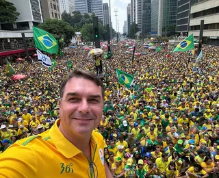 PSOL e Rede acionam TRE para barrar carreata de Flávio Bolsonaro