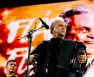 Flávio José ameaça cancelar shows no São João da Bahia após decisão do MP