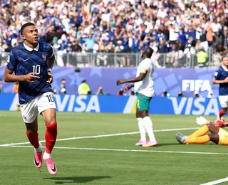 Com dois de Mbappé, França derrota Senegal pela Copa do Mundo