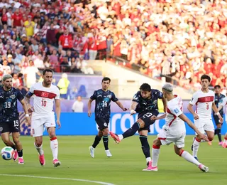 Gol em 64 segundos e expulsão inédita: Paraguai elimina a Turquia da Copa