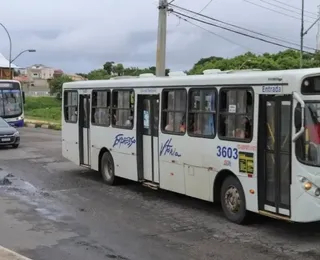 Homem morre após ser atropelado por ônibus na orla de Piatã