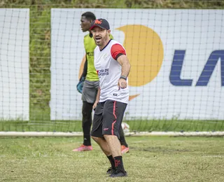Ídolo do Vitória, Ramon projeta jogo decisivo e exalta trio ofensivo