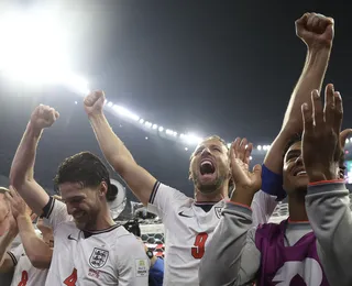 Inglaterra sofre muito, vence México e enfrenta Noruega nas quartas
