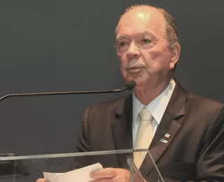 João Leão passa mal e é levado às pressas para hospital em Salvador