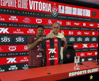 Lateral do Vitória detalha experiência na Europa e estilo de jogo
