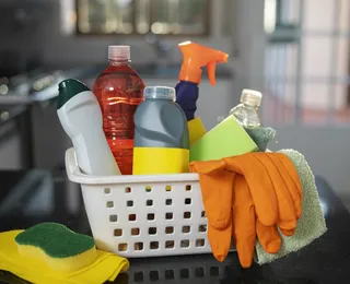 Anvisa proíbe 12 produtos de limpeza em todo o Brasil; veja marcas afetadas