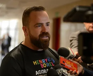 "Mataram meu filho pela 3ª vez", diz pai de Henry após perdão a Monique
