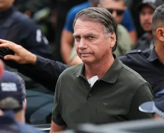 Moraes decide manter Bolsonaro em prisão domiciliar