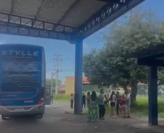 Motorista abandona ônibus com 48 passageiros e foge de fiscalização da PRF