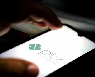 Brasileiros já podem usar Pix para pagar compras em oito países