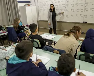 Novo piso salarial de R$ 5.130 dos professores é aprovado no Senado