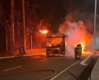 Protesto e coletivo incendiado: São Cristóvão amanhece sem ônibus após morte de trabalhador