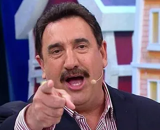 Ratinho rebate denúncia após acusação de homofobia: “Cara de v*ado”