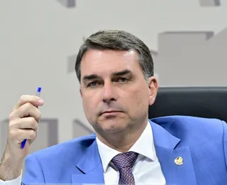 Flávio Bolsonaro diz que fez duas filhas para cuidarem dele na velhice
